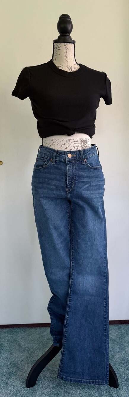Signature by Levi Strauss & Co. Totally Shaping Bootcut Jeans  10M 30 x 32